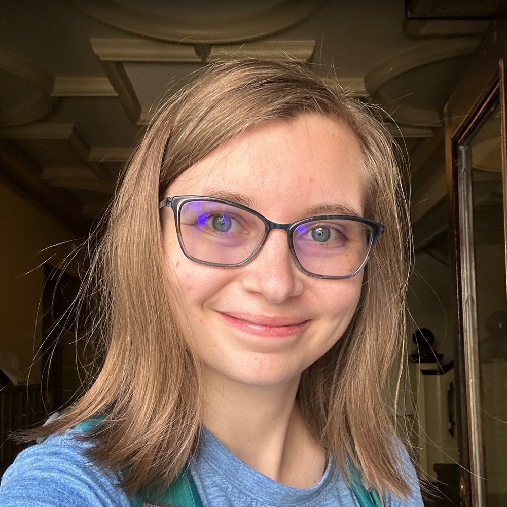 Meet your Posher, Emma